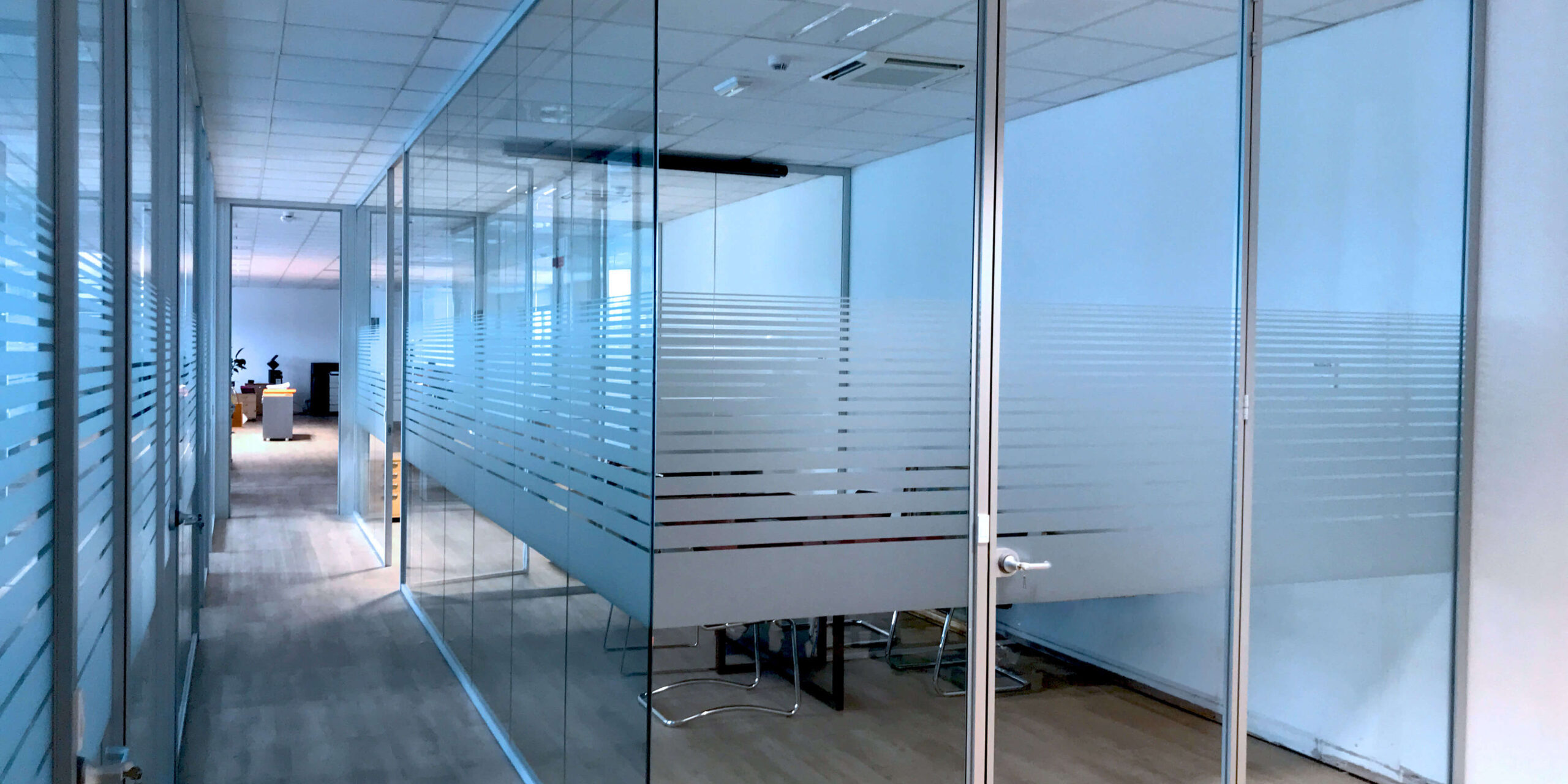 ufficio arredato con pellicole decorative